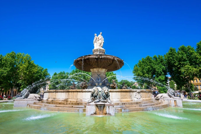 Fontaine de la Rotonde à Aix-en-Provence, ville du campus ESDAC